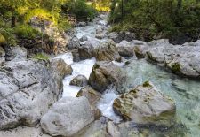 Die Ramsauer Ache auf ihrem Weg durch den Zauberwald