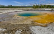 Wyoming, Northwest - Yellowstone National Park Midway Geyser Bassin 05.JPG