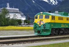 Destination Skagway - Historische Eisenbahn trifft auf moderne Kreuzfahrtschiffe.JPG