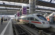 Fahrzeuge, Schienenfahrzeuge - Eisenbahnfahrzeuge  ICE München 02.JPG