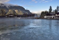 Zu Besuch am Riessersee - Interessante Muster und Strukturen im Eis