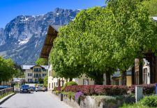 Unterwegs auf der Hauptstraße "Im Tal"