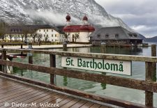 Grüß Gott am Königssee - Schiffsanleger in St. Bartholomä.JPG