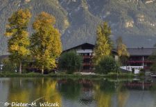 Rund um den Riessersee - Der Herbst zeigt sich von seiner schönsten Seite.JPG