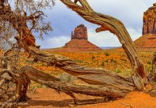 SEHNSUCHTSLANDSCHAFTEN im Amerikanischen Westen - Wildwest Atmosphäre im Monument Valley.JPG