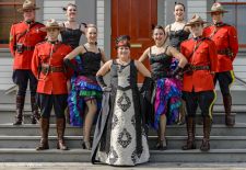 Willkommen in Dawson City - Die legendäre Goldgräberstadt am Yukon - Diamond Tooth Gerties_Royal Canadian Mounted Police.JPG