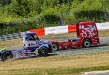Sport, Motorsport - Trucksport / TRUCK RACING - Motorsport in XXL_Angriff abgewehrt und Führung behauptet