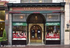 Zauberhaftes Victoria BC - Old Morris Tobacconists in der Government Street.JPG