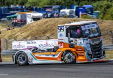 Sport, Motorsport - Trucksport / TRUCK RACING - Motorsport in XXL_Auf Ideallinie in die Schikane