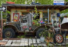Alaskan Signs and Graffiti - Schilder, Kunst und Kuriositaeten - Walmikes Antique Shop am Parks Highway.JPG