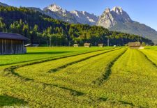 Garmisch-Partenkirchen - Zentrum im Werdenfelser Land 06.JPG