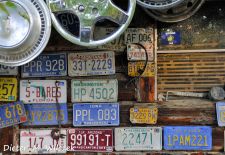 Alaskan Signs and Graffiti - Schilder, Kunst und Kuriositaeten - Scheunenwand in Joy.JPG