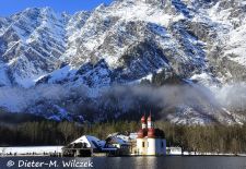 Grüß Gott am Königssee - St. Bartholomä im Winterkleid.JPG