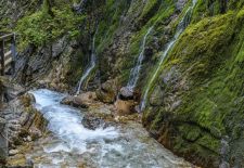 Entlang der beeindruckenden Wimbachklamm