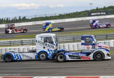 British Race Trucks - FREIGHTLINER and MAN Race Trucks battling for every inch
