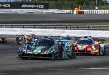 PROTOTYPE RACING am Nürburgring - Kampflinie an der Spitze der Verfolger