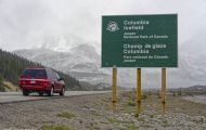 Alberta, Canadian Rockies - Icefields Parkway  Highway 93, Columbia Icefield 01.JPG