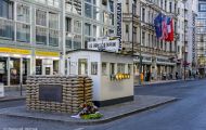 Berlin, Berlin - Innenstadt / Checkpoint Charlie 03