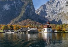 Oberbayerische Alpen - St. Bartholomä am Ufer des Königssees