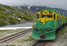 Destination Skagway - Gegenverkehr am Summit Lake.JPG