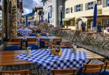 Unterwegs im Werdenfelser Land - Fußgängerzone in Mittenwald