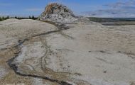 Wyoming, Northwest - Yellowstone National Park White Dome Geyser 01.JPG