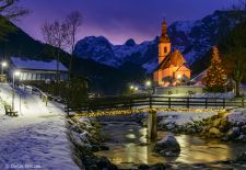 BAVARIAN ALPS - Christmas Painters Corner at the charming church of Ramsau